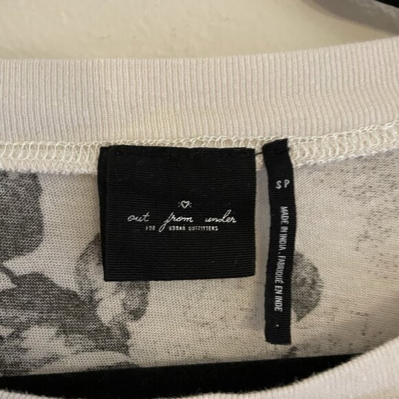 Out From Under Urban Outfitters Women S Floral Ella Long Sleeve Cropped Tee - Picture 7 of 8